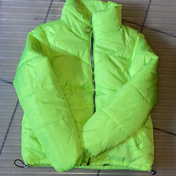 Lime green cropped coat - Picture 1 of 3